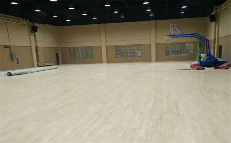 俄勒岡松籃球場地木地板哪個品牌好？