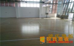 學(xué)?；@球場(chǎng)木地板多少錢合適