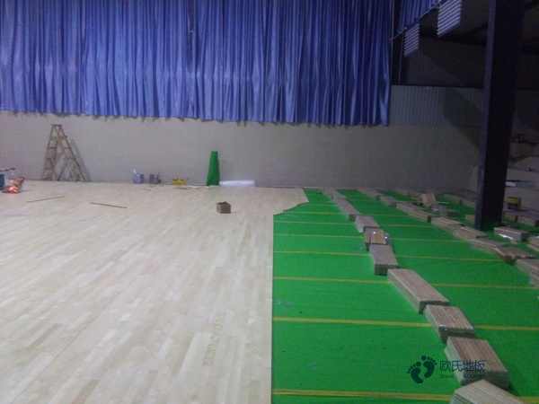 廣東專業(yè)籃球場地板多少錢合適