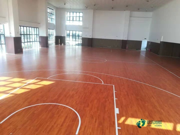 廣東專業(yè)籃球場地板多少錢合適